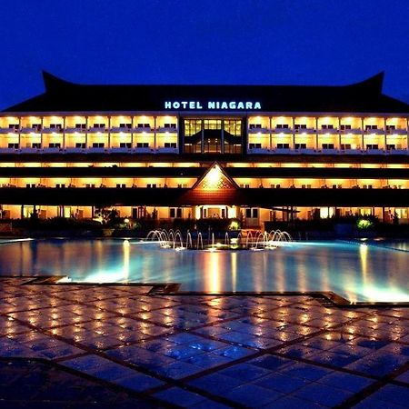 Hotel Niagara Парапат Екстериор снимка