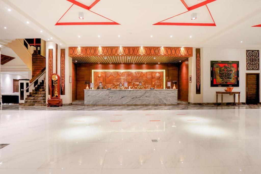 Hotel Niagara Парапат Екстериор снимка